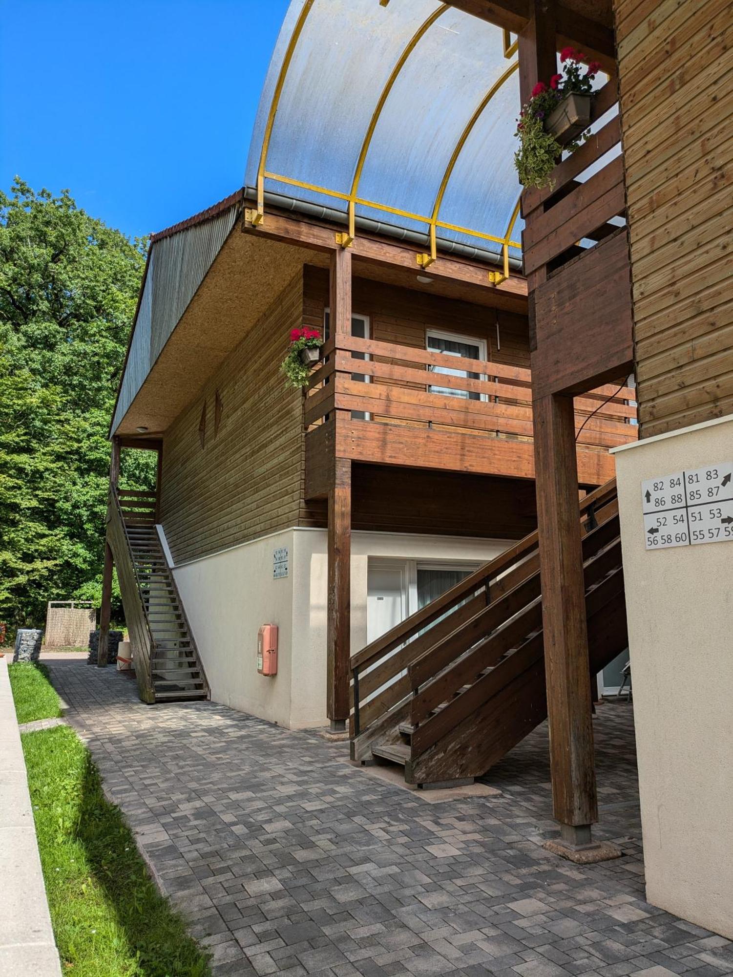 Studio Rez De Chaussee Avec Terrasse Centre Thermal Et Touristique - Casa Amnéville Exterior photo